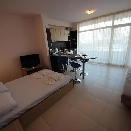 Menada Grand Kamelia Apartman Napospart