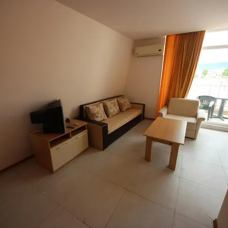 Menada Grand Kamelia Apartman