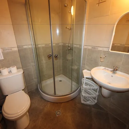 Menada Grand Kamelia アパート *