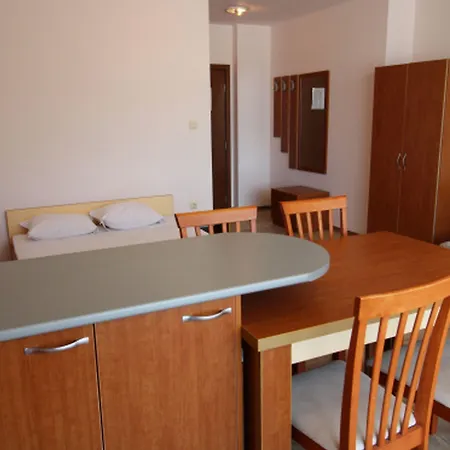 Menada Grand Kamelia * Napospart