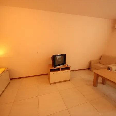 Menada Grand Kamelia Apartmán *