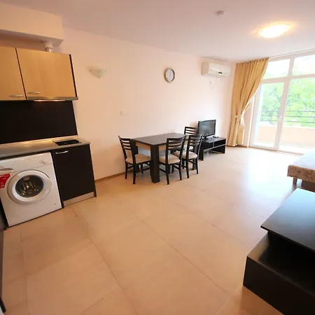 Menada Grand Kamelia * Slăntjev Brjag