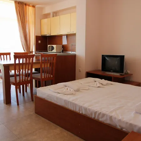 Menada Grand Kamelia * Slăntjev Brjag